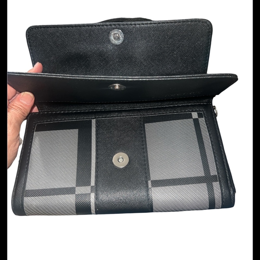 Burberry Black and Gray Checkered Messenger Bag NWOT - Picture 5 of 11